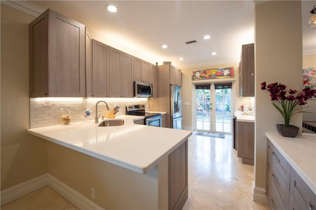 3589 Simms Street Hollywood, FL 33021 - Photo 8 of 26 Quartz Countertops - Recessed Lighting