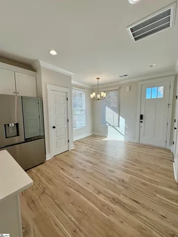 $425,900 | 9 Hawthorne Lane, Unit 105, Greenville, SC 29605