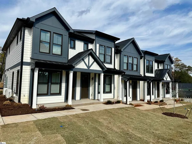 $425,900 | 9 Hawthorne Lane, Unit 105, Greenville, SC 29605