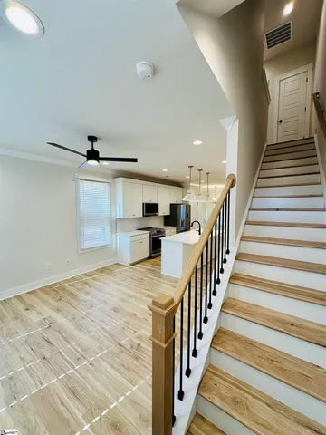 $425,900 | 9 Hawthorne Lane, Unit 105, Greenville, SC 29605