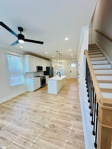 $425,900 | 9 Hawthorne Lane, Unit 105, Greenville, SC 29605