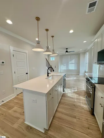 $425,900 | 9 Hawthorne Lane, Unit 105, Greenville, SC 29605