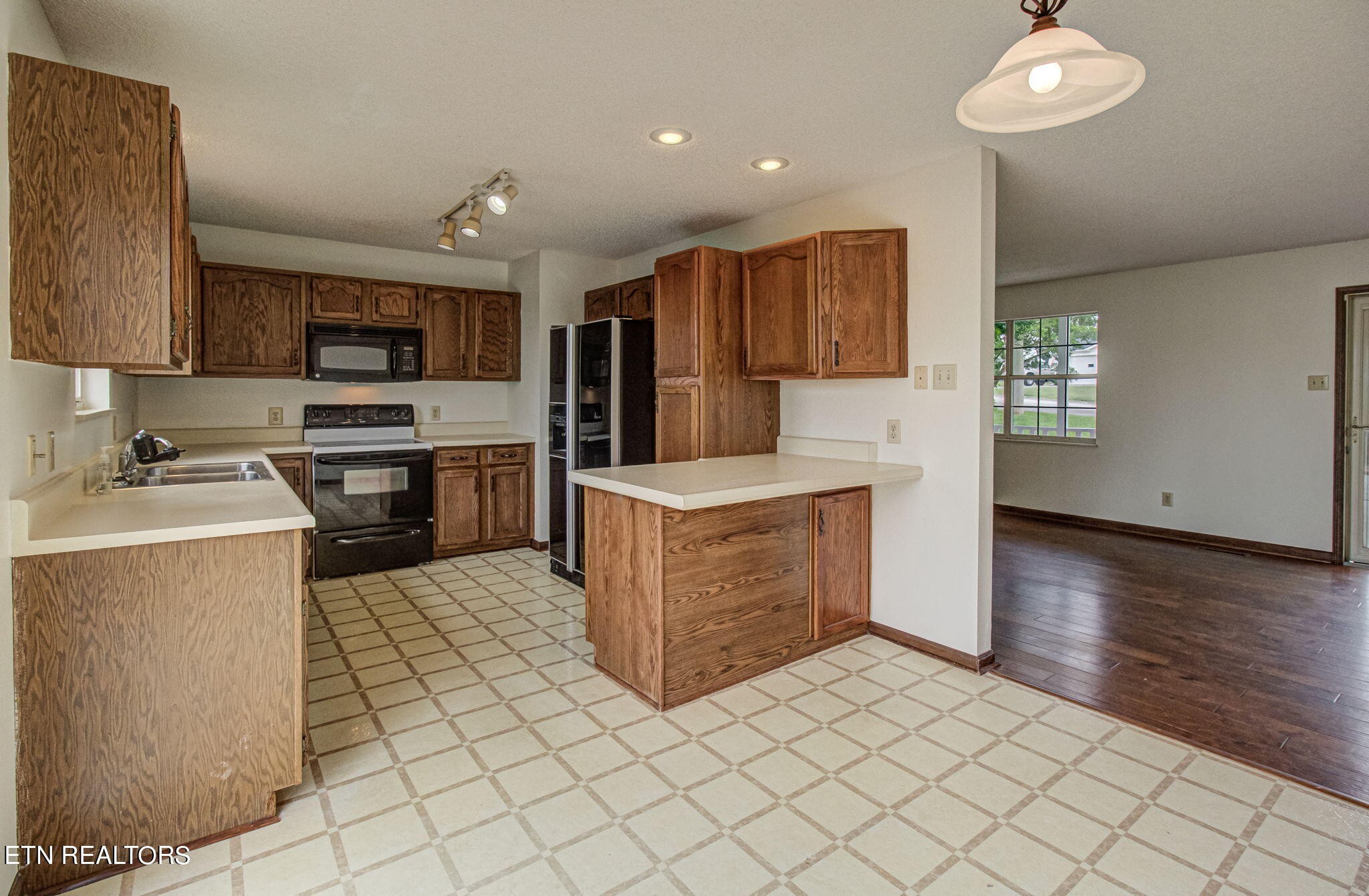 1320 Windamere Road Knoxville, TN 37923 - Photo 9 of 59