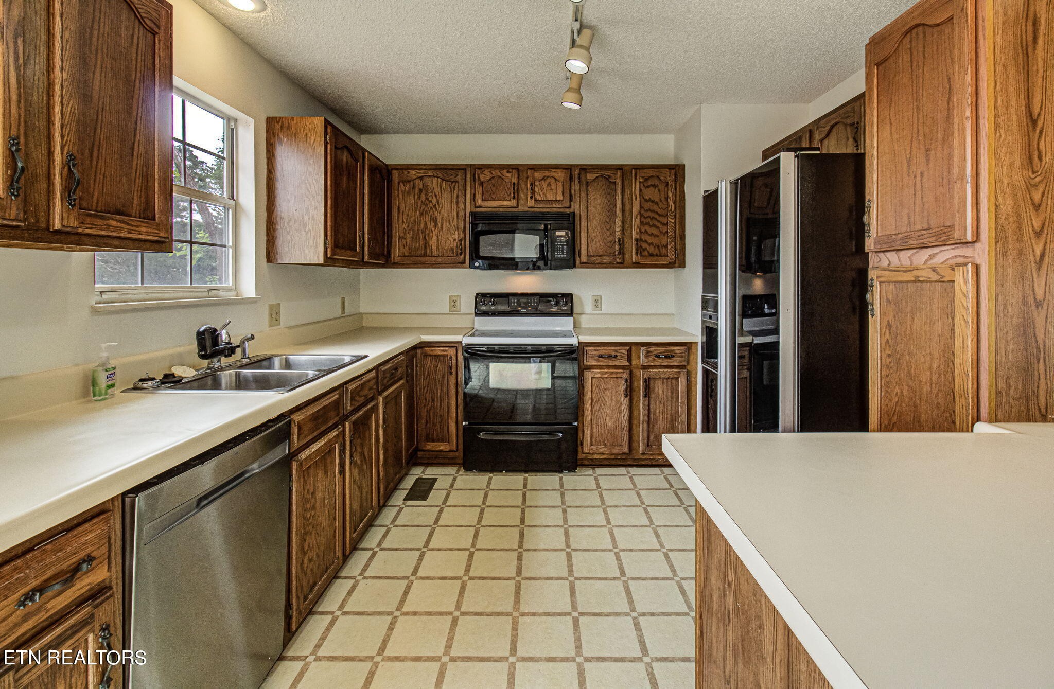 1320 Windamere Road Knoxville, TN 37923 - Photo 10 of 59