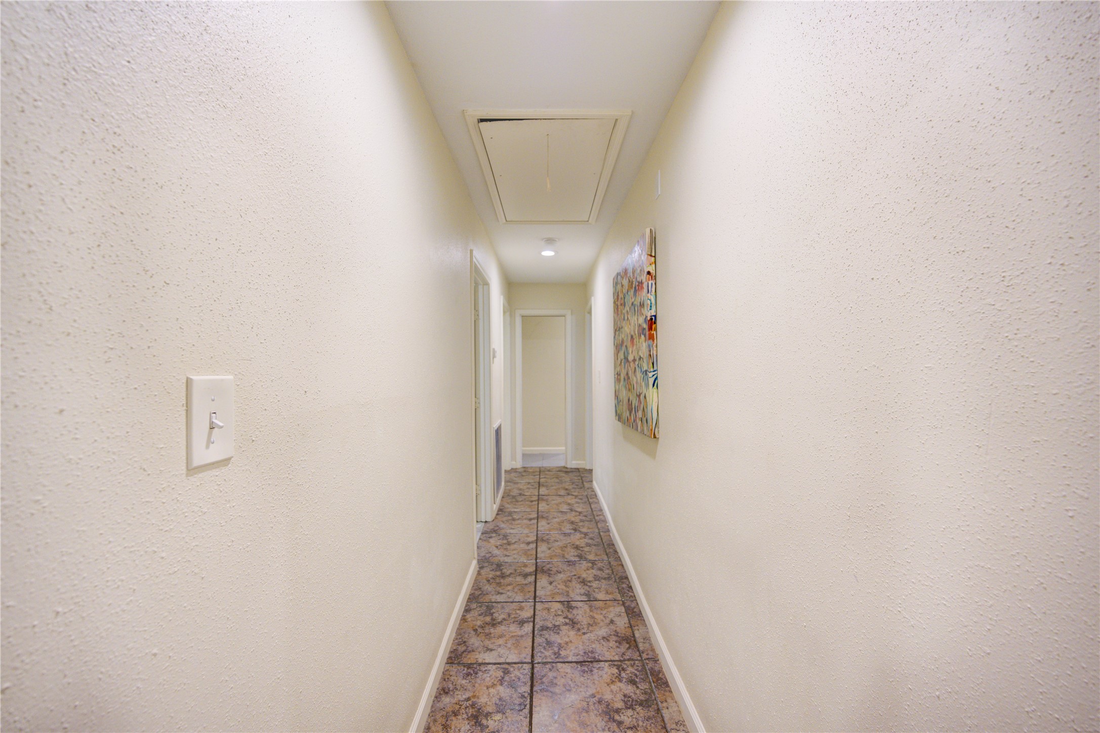 2807 Verhalen Avenue Houston, TX 77039 - Photo 15 of 25 Hallway