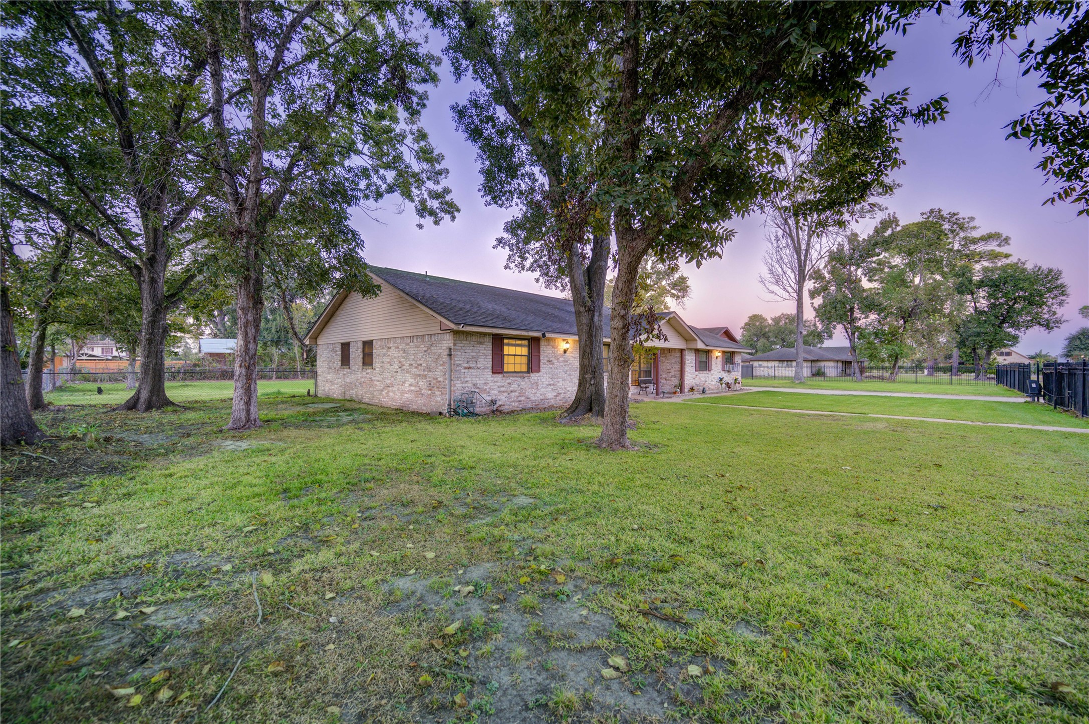 2807 Verhalen Avenue Houston, TX 77039 - Photo 24 of 25 Left Front Corner View