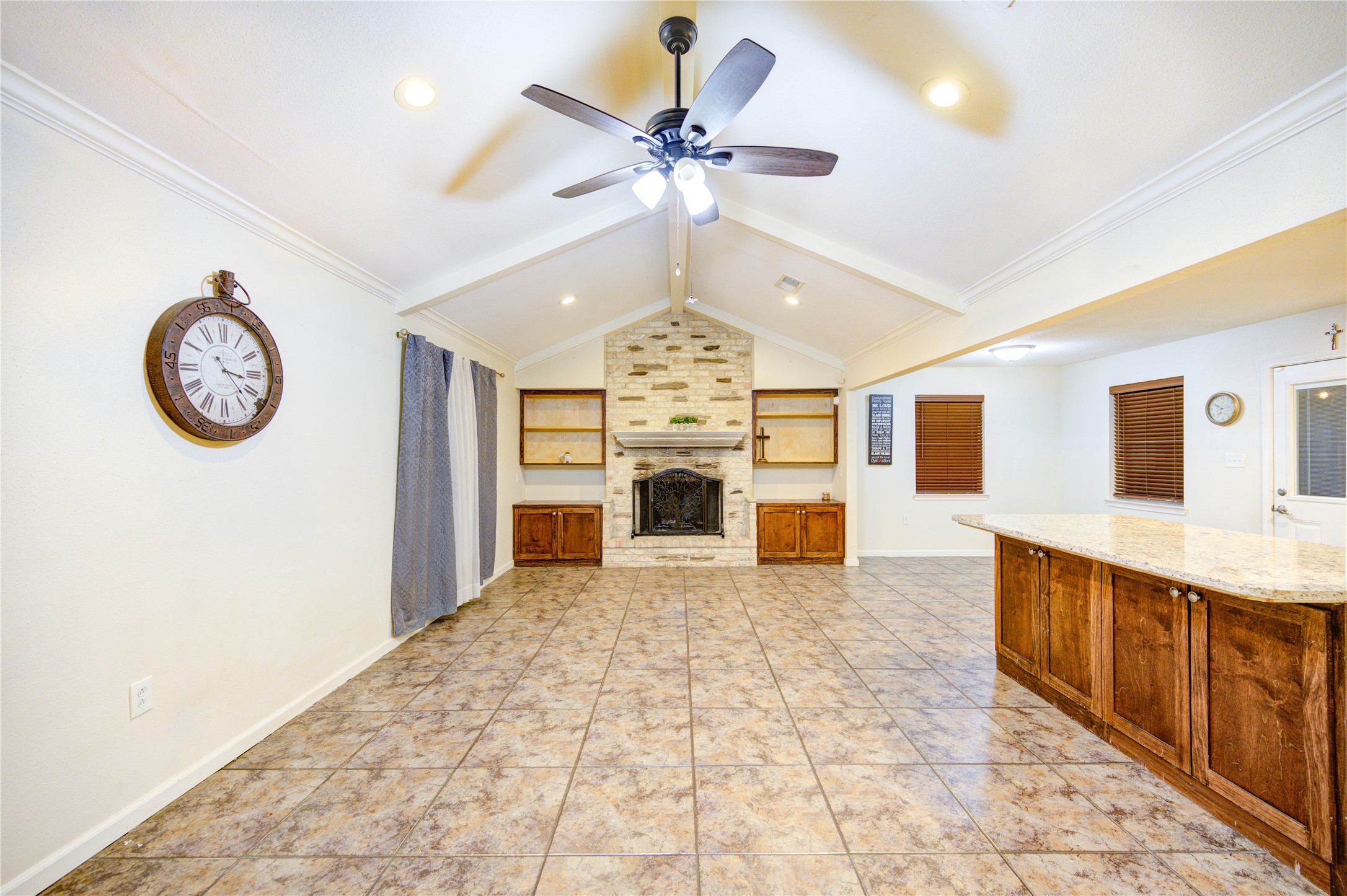 2807 Verhalen Avenue Houston, TX 77039 - Photo 9 of 25 Living Room