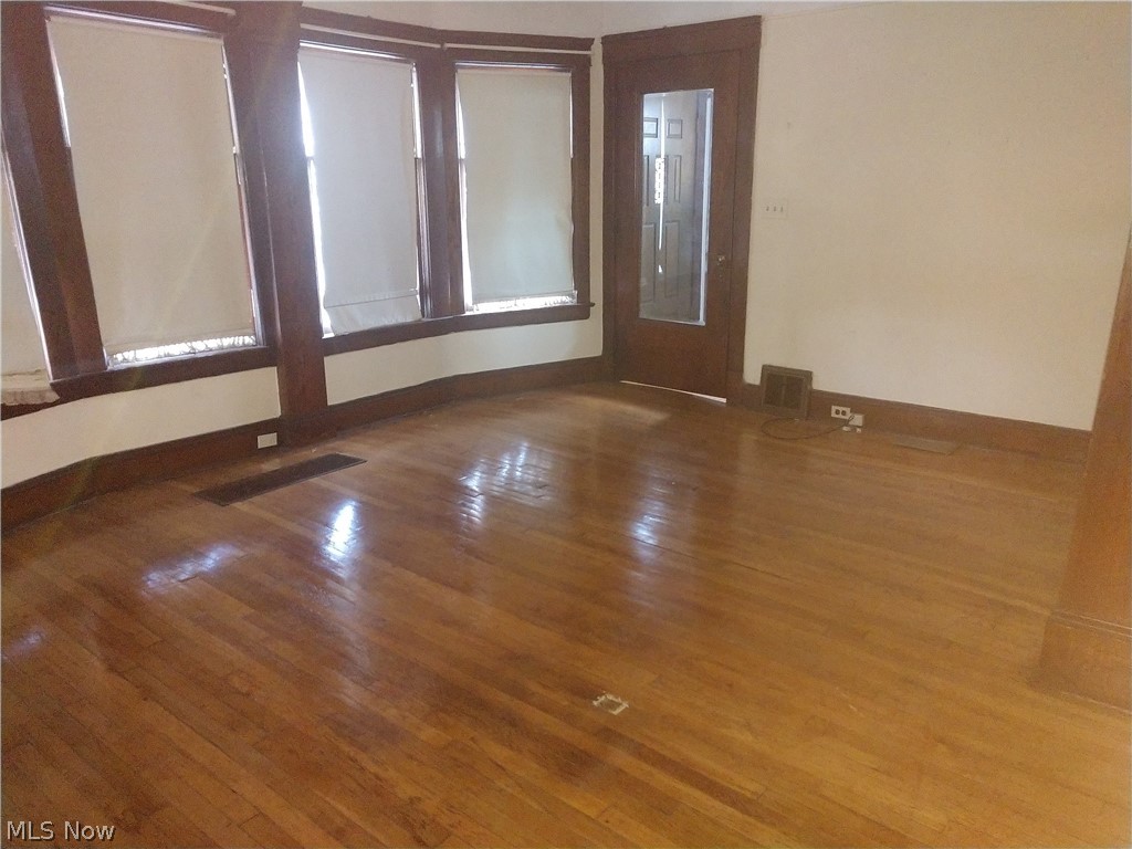 468 Eddy Road Cleveland, OH 44108 - Photo 6 of 18 Gallery Image 6