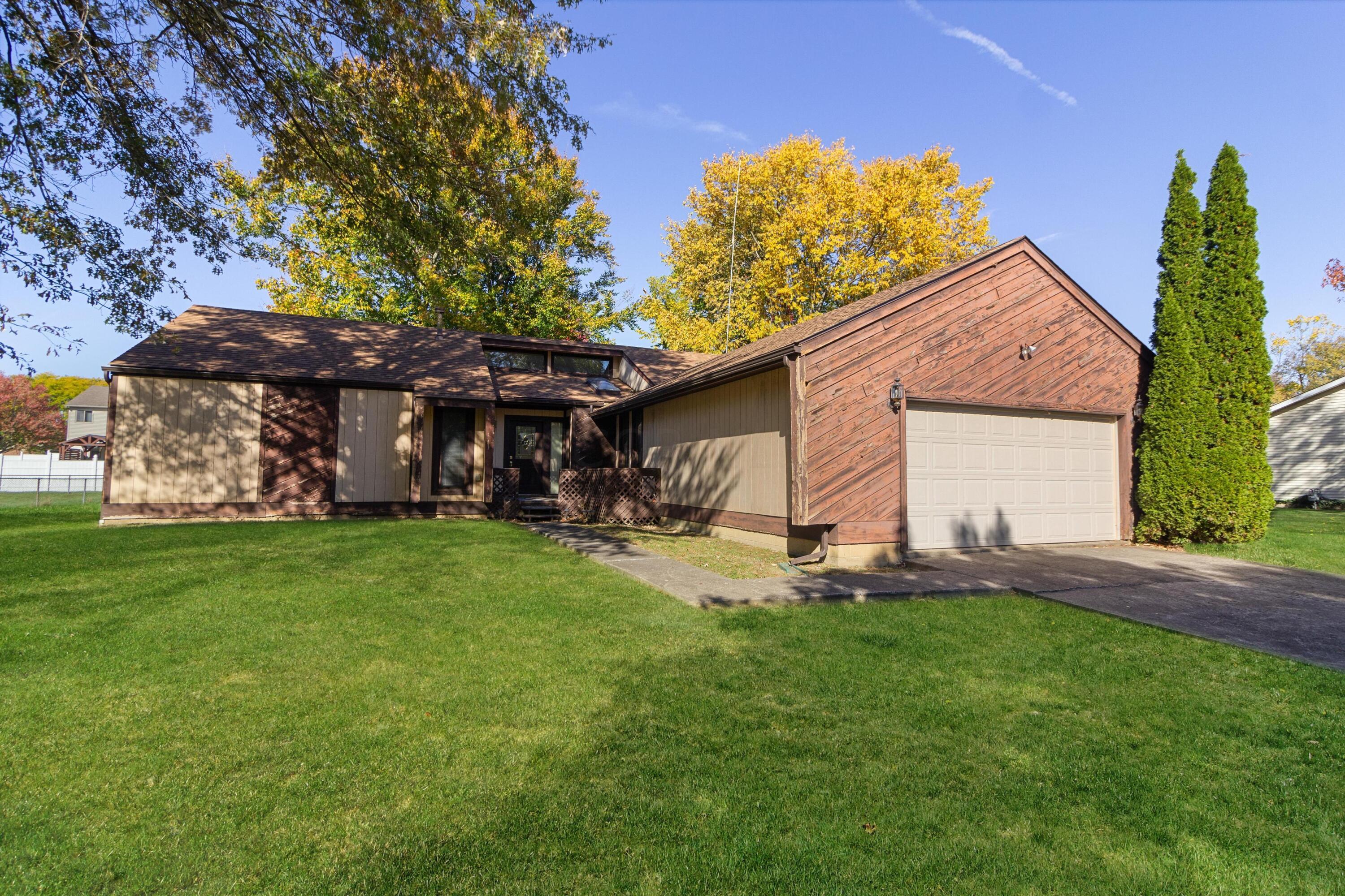 205 Timber Ridge Drive Pickerington, OH 43147 - Photo 1 of 27 1