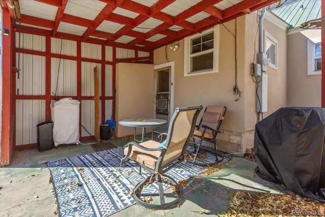 a view of outdoor space yard and basketball court