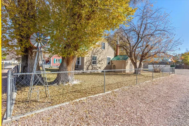 a house view with a outdoor space