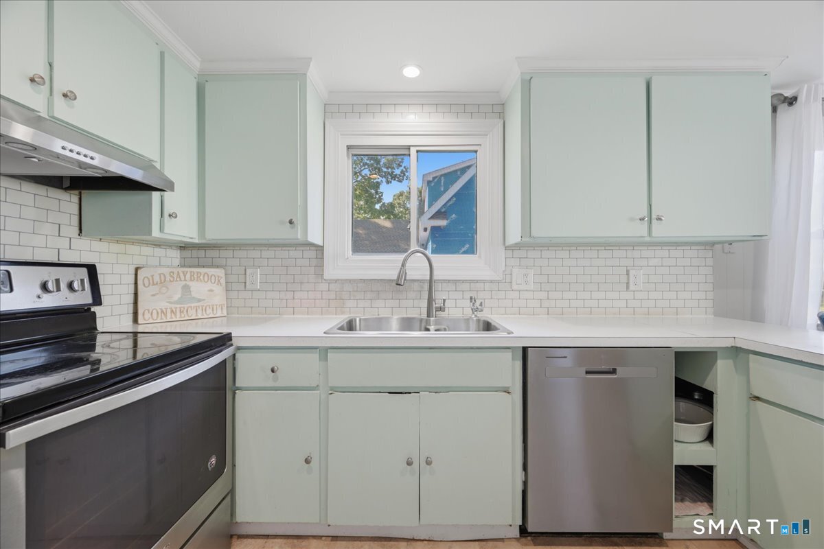 14 Seagull Road Old Saybrook, CT 06475 - Photo 23 of 39