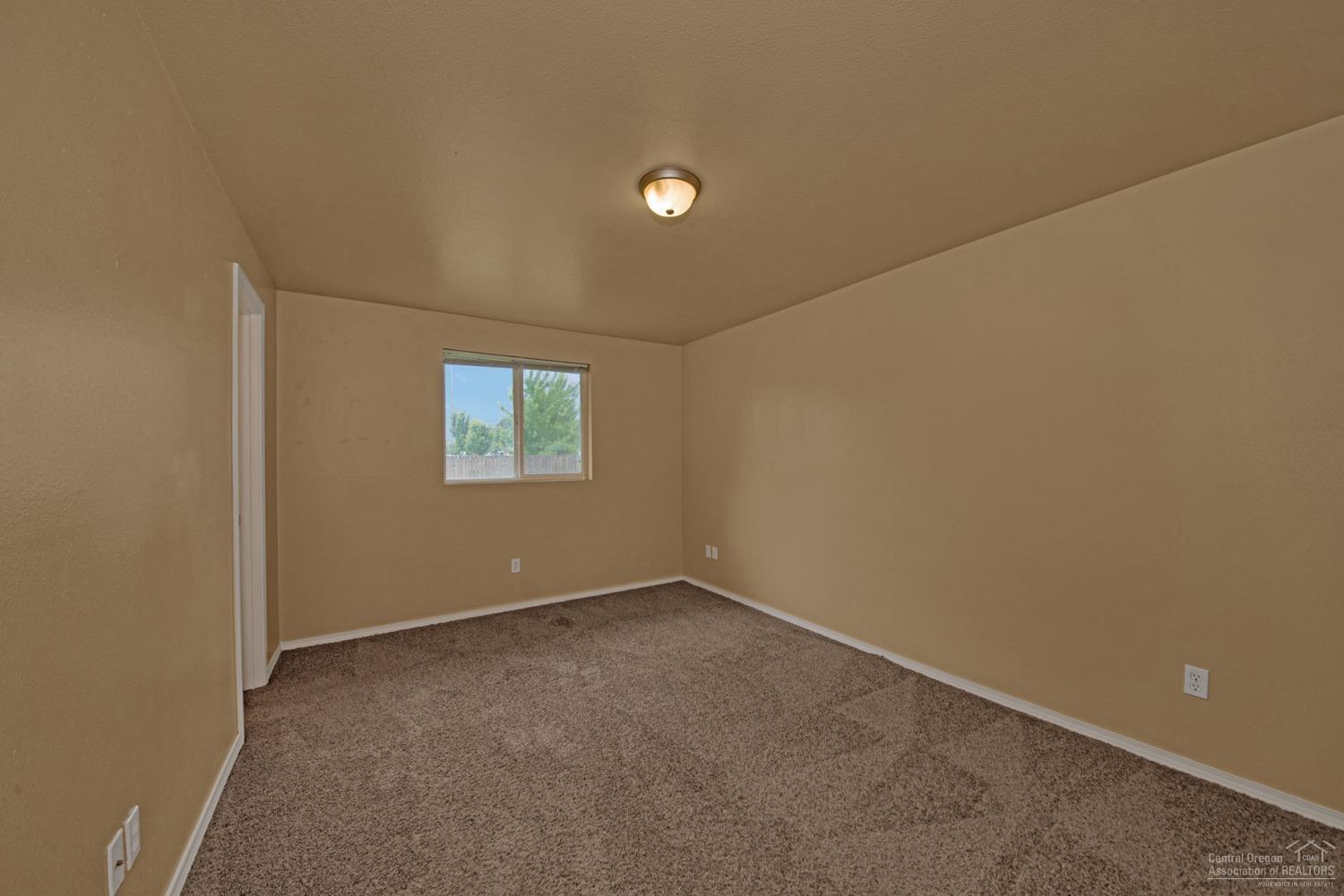 1620 Southwest 33rd Street Redmond, OR 97756 - Photo 14 of 25 Additional Photo