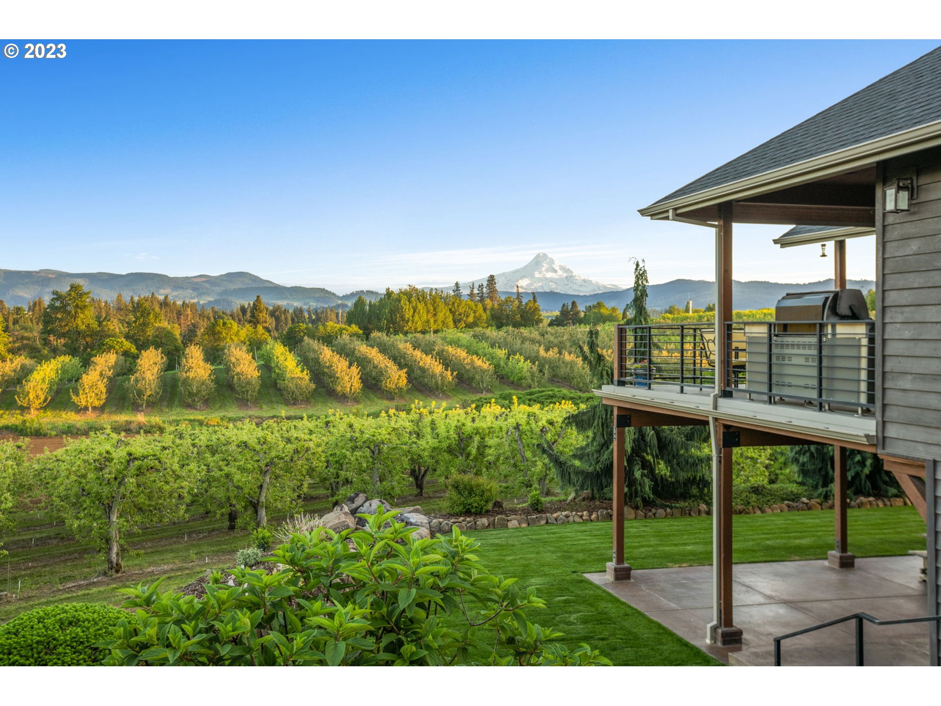 1575 Nunamaker Road Hood River, OR 97031 - Photo 39 of 48 a view of an outdoor space and yard