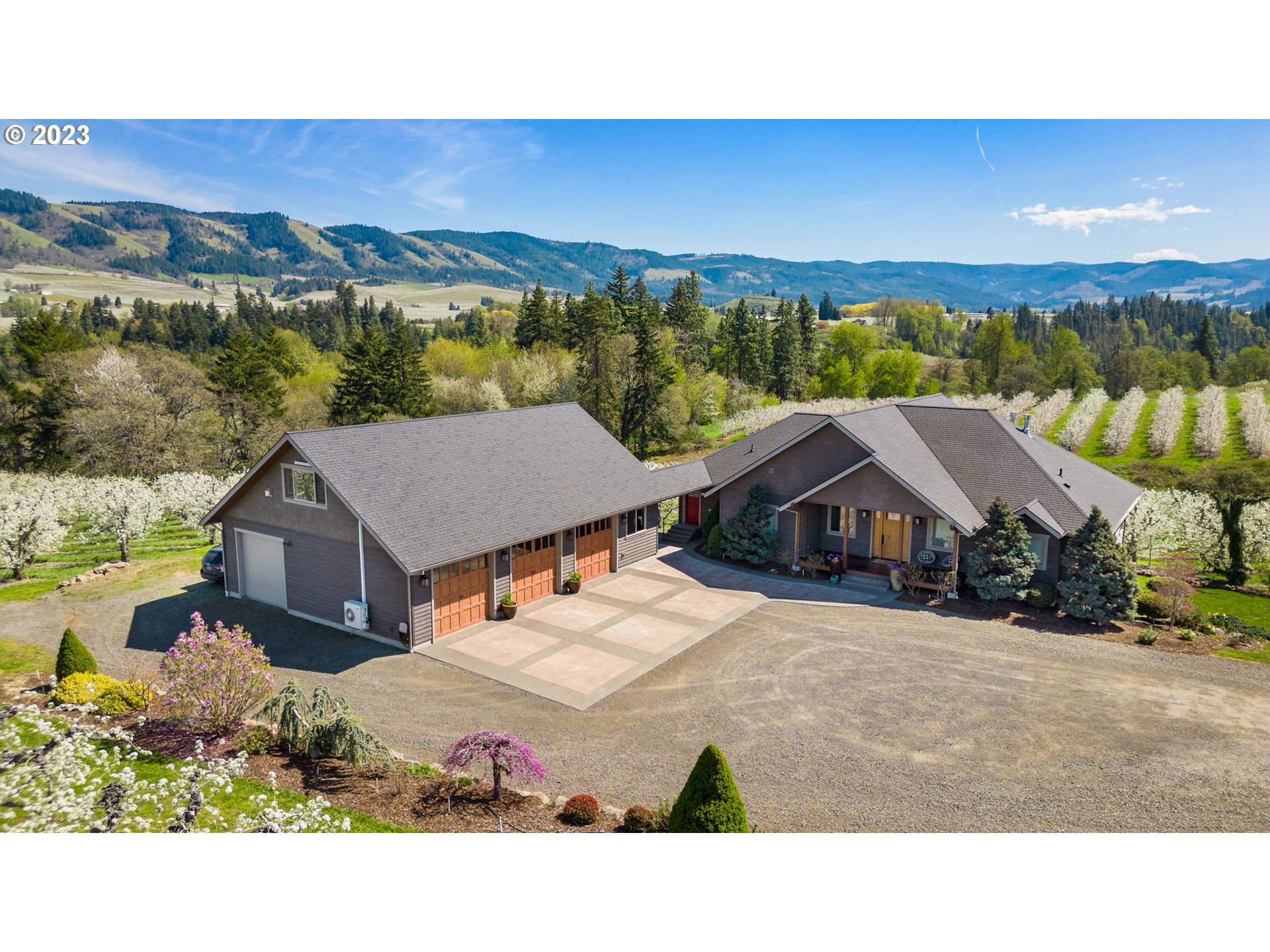 1575 Nunamaker Road Hood River, OR 97031 - Photo 46 of 48 a aerial view of a house with a yard