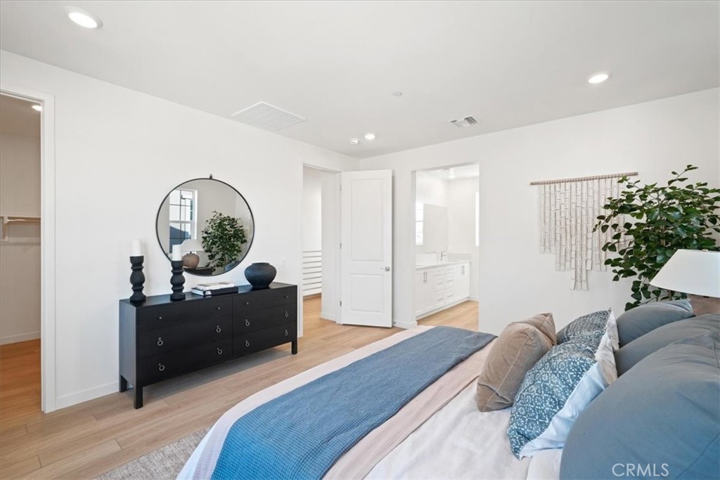4845 Arroyo Run Moorpark, CA 93021 - Photo 17 of 33 Photos are of model match - exterior and interior finishes may vary