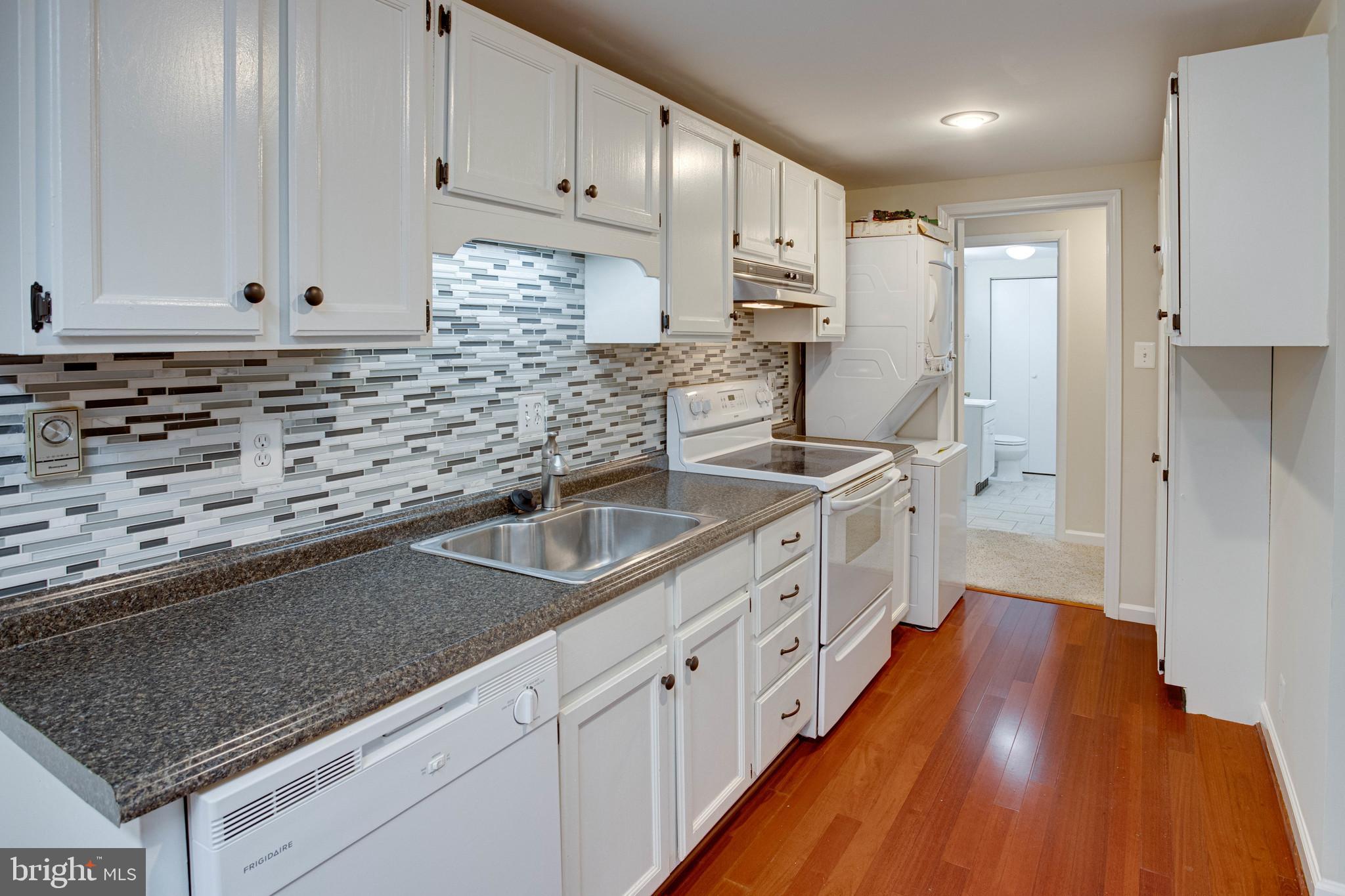 11946 Appling Valley Road Fairfax, VA 22030 - Photo 43 of 58 Basement kitchenette