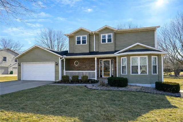 $379,500 | 822 West Edwards Street, Maryville, MO 64468