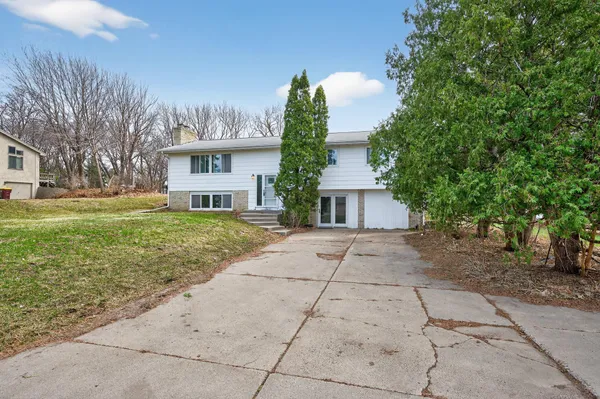 $375,000 | 2850 Pilot Knob Road, Eagan, MN 55121