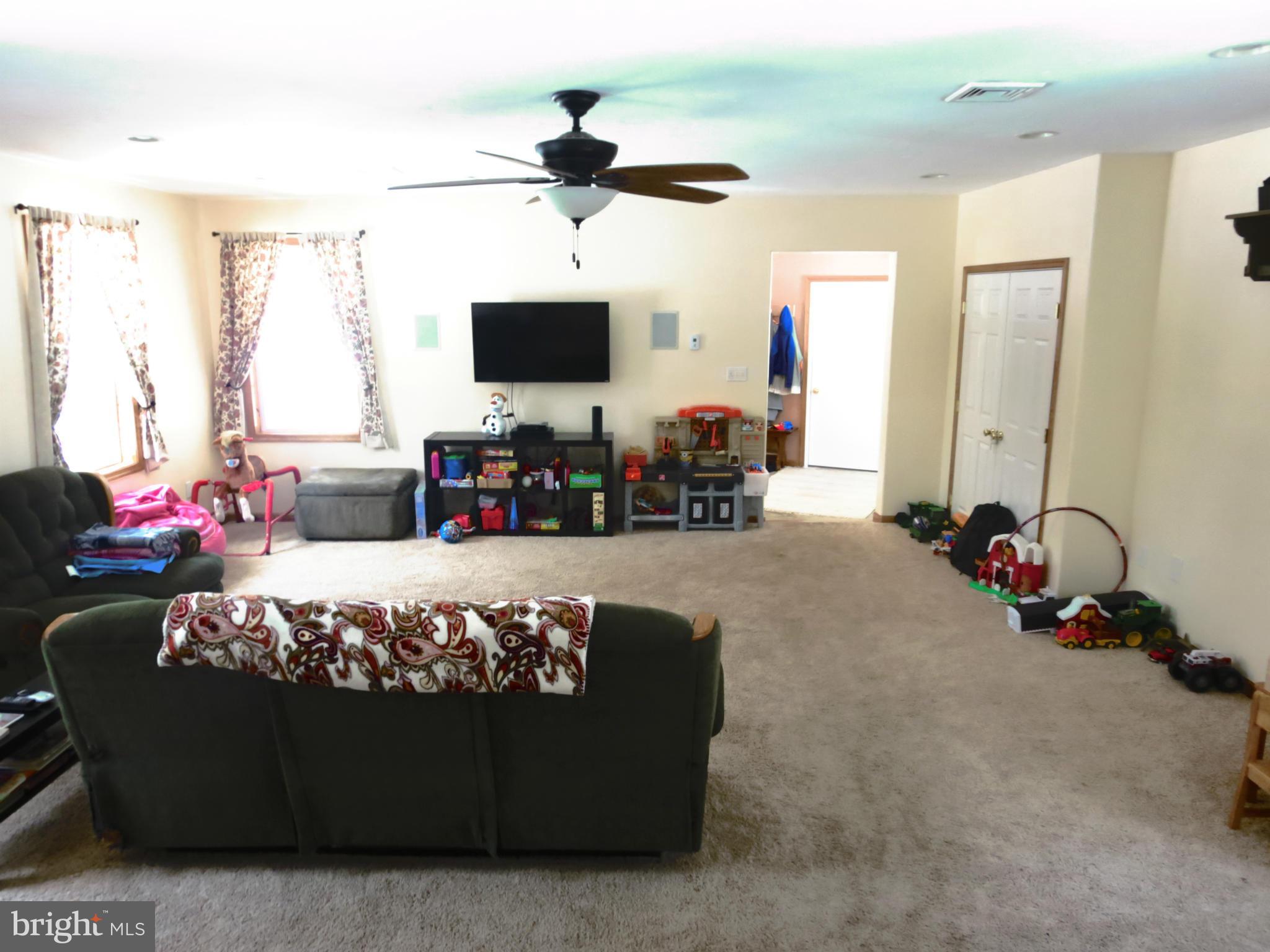 4895 Grave Run Road Manchester, MD 21102 - Photo 11 of 30 Family Room