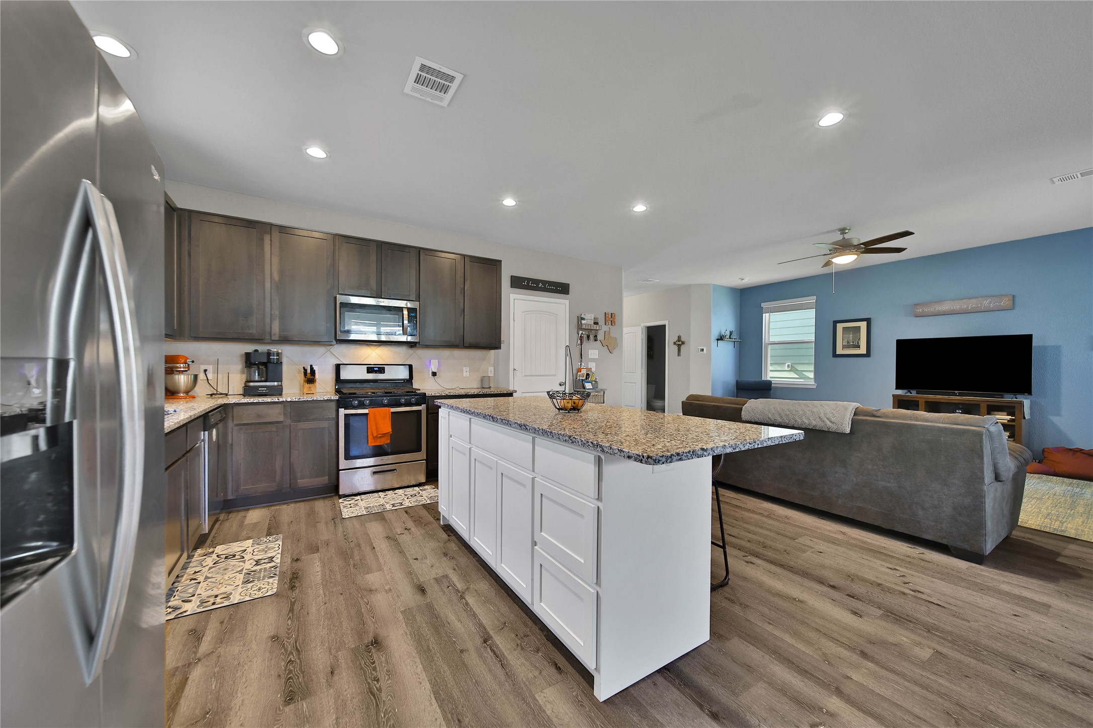 14007 Rivers Edge Drive Conroe, TX 77384 - Photo 7 of 24