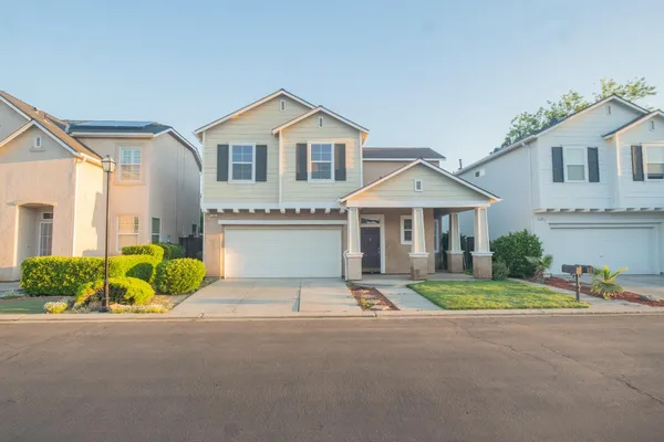 $455,000 | 757 West Siena Lane, Clovis, CA 93619