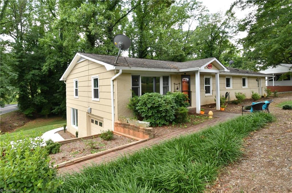 3100 Briarcliffe Road Northwest Winston-Salem, NC 27106 - Photo 3 of 28 Gallery Image 3