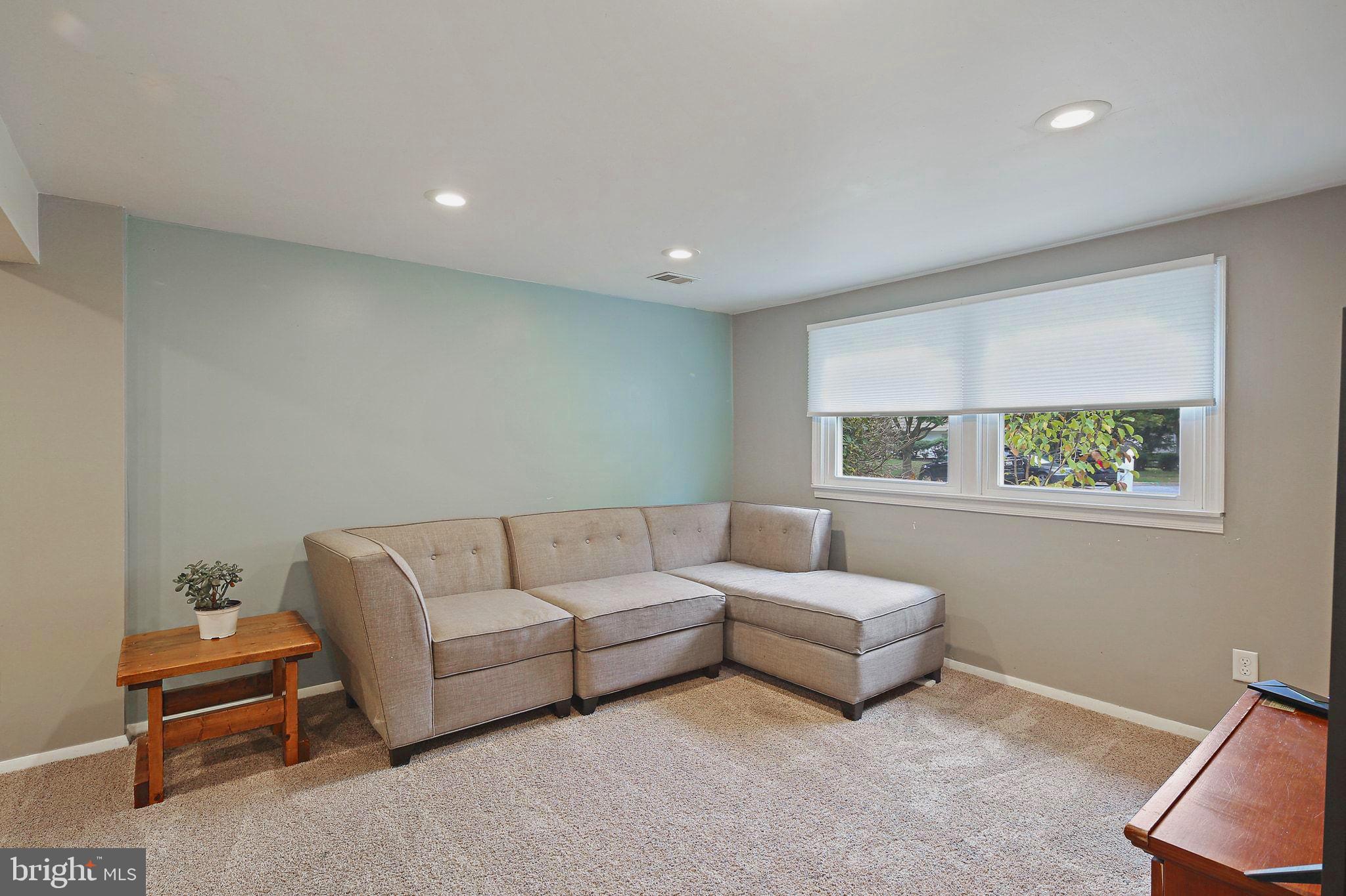5033 Three Kings Lane Columbia, MD 21044 - Photo 31 of 37 a living room with furniture and a window
