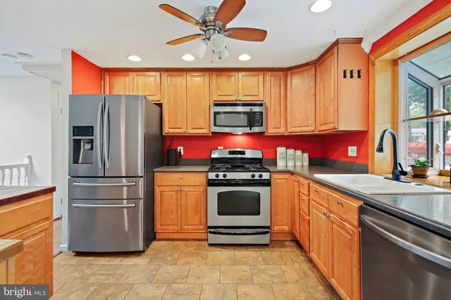 $530,000 | 5033 Three Kings Lane, Columbia, MD 21044