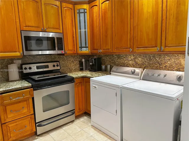 $819,000 | 55 Ocean Ln Drive, Unit 4020, Key Biscayne, FL 33149