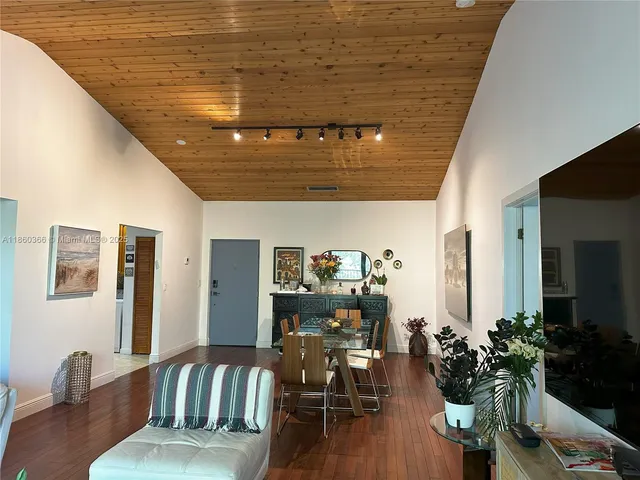 $819,000 | 55 Ocean Ln Drive, Unit 4020, Key Biscayne, FL 33149