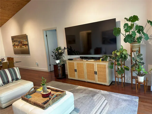 $819,000 | 55 Ocean Ln Drive, Unit 4020, Key Biscayne, FL 33149