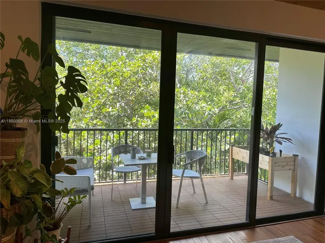 $819,000 | 55 Ocean Ln Drive, Unit 4020, Key Biscayne, FL 33149