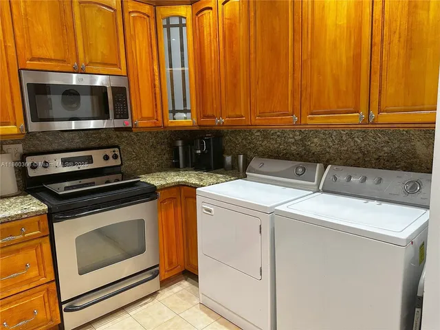 $819,000 | 55 Ocean Ln Drive, Unit 4020, Key Biscayne, FL 33149