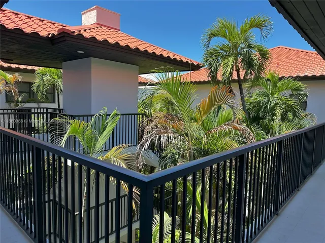 $819,000 | 55 Ocean Ln Drive, Unit 4020, Key Biscayne, FL 33149