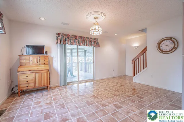 $2,400 | 125 Cornerstone Place, Whitehall, PA 18052