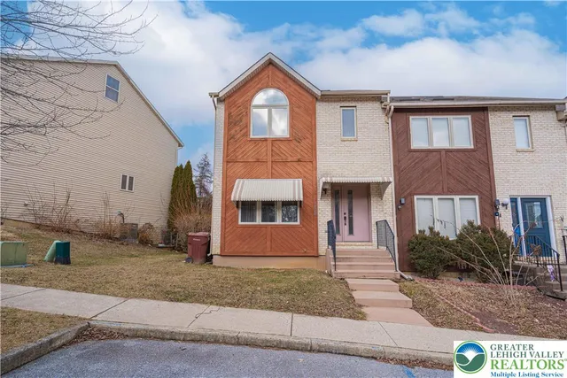 $2,400 | 125 Cornerstone Place, Whitehall, PA 18052