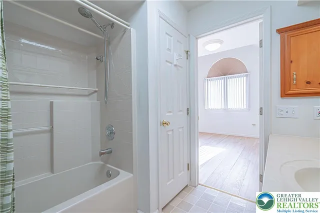 $2,400 | 125 Cornerstone Place, Whitehall, PA 18052