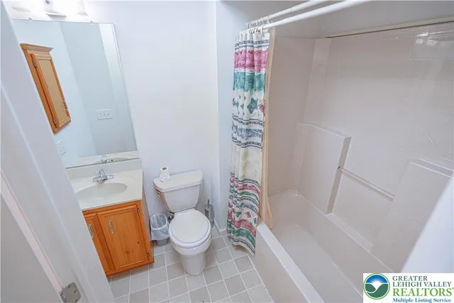 $2,400 | 125 Cornerstone Place, Whitehall, PA 18052