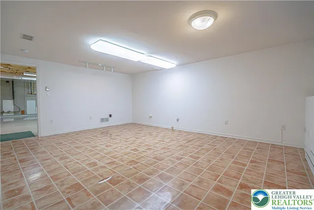 $2,400 | 125 Cornerstone Place, Whitehall, PA 18052