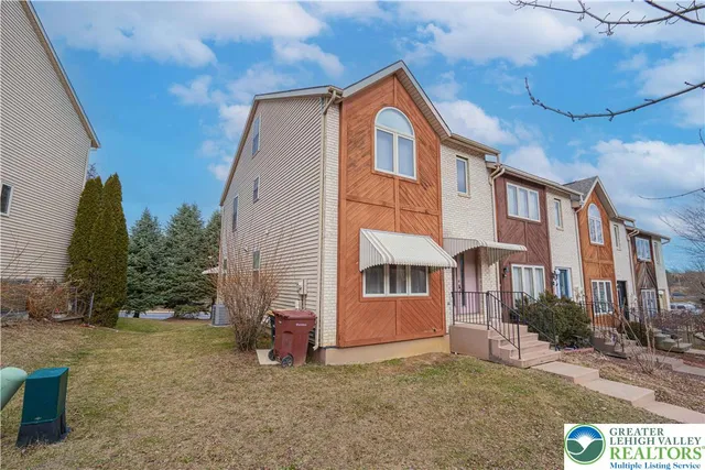 $2,400 | 125 Cornerstone Place, Whitehall, PA 18052