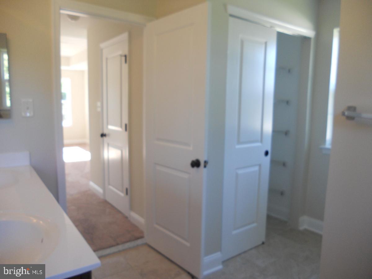 1098 Chews Landing Road Laurel Springs, NJ 08021 - Photo 23 of 31 Primary Full Bathroom w/Linen Closet