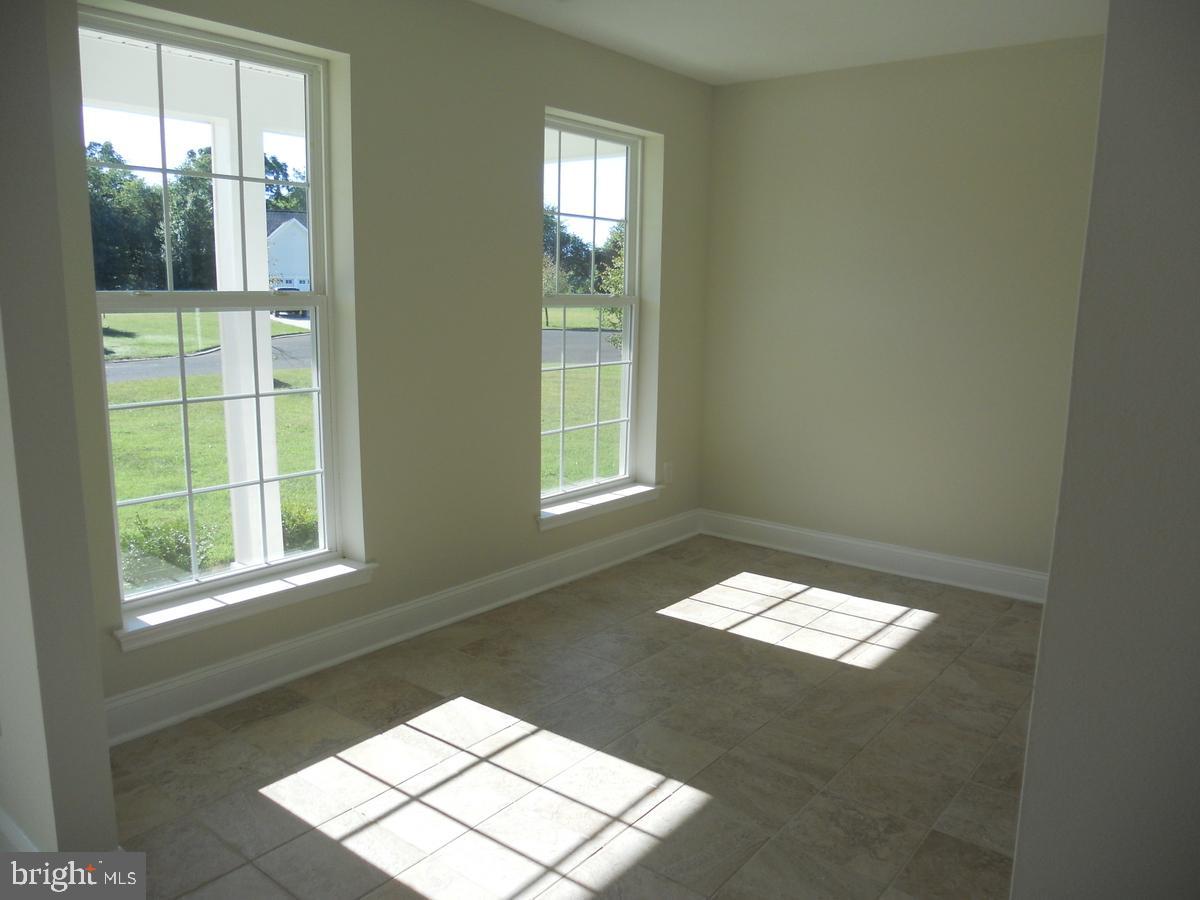 1098 Chews Landing Road Laurel Springs, NJ 08021 - Photo 5 of 31 Living Room