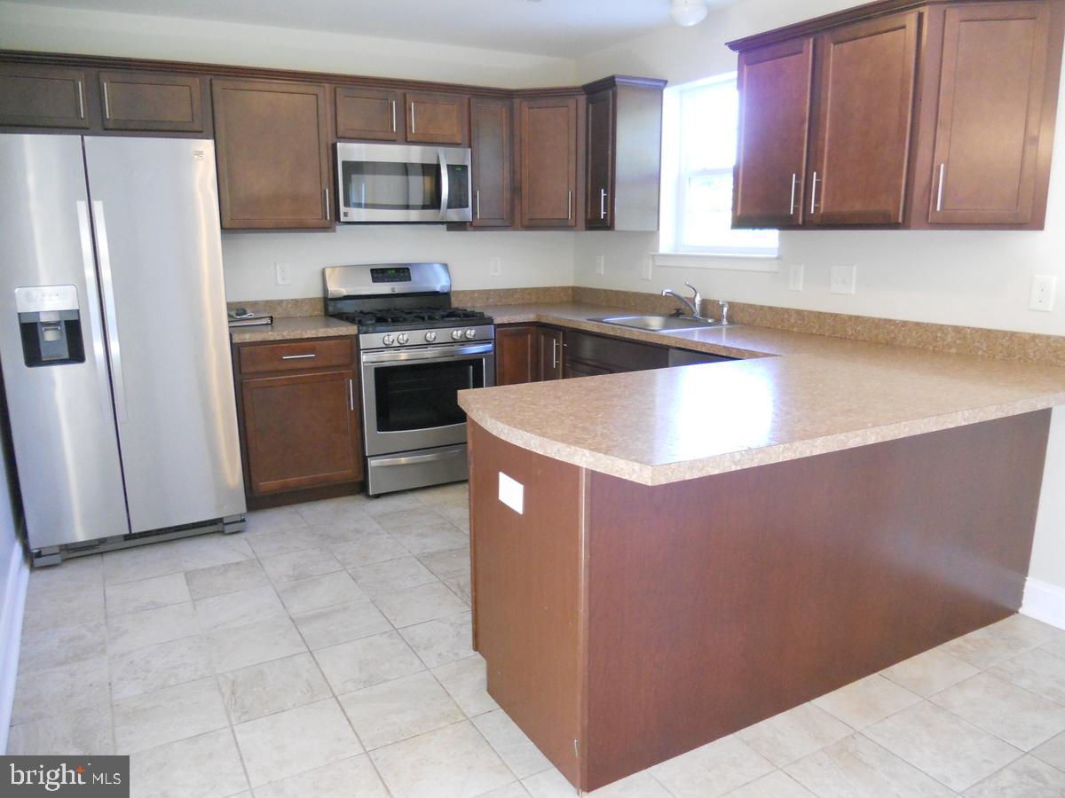 1098 Chews Landing Road Laurel Springs, NJ 08021 - Photo 9 of 31 Kitchen