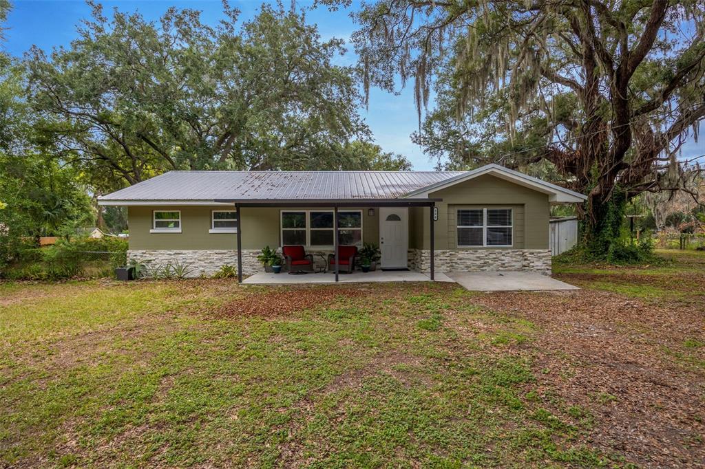 308 South Kingsway Road Seffner, FL 33584 - Photo 1 of 31