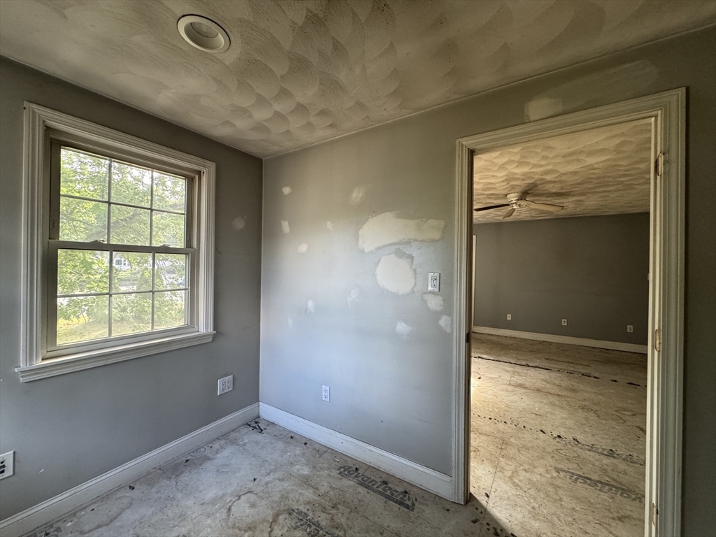 744 Boston Road Billerica, MA 01821 - Photo 9 of 26