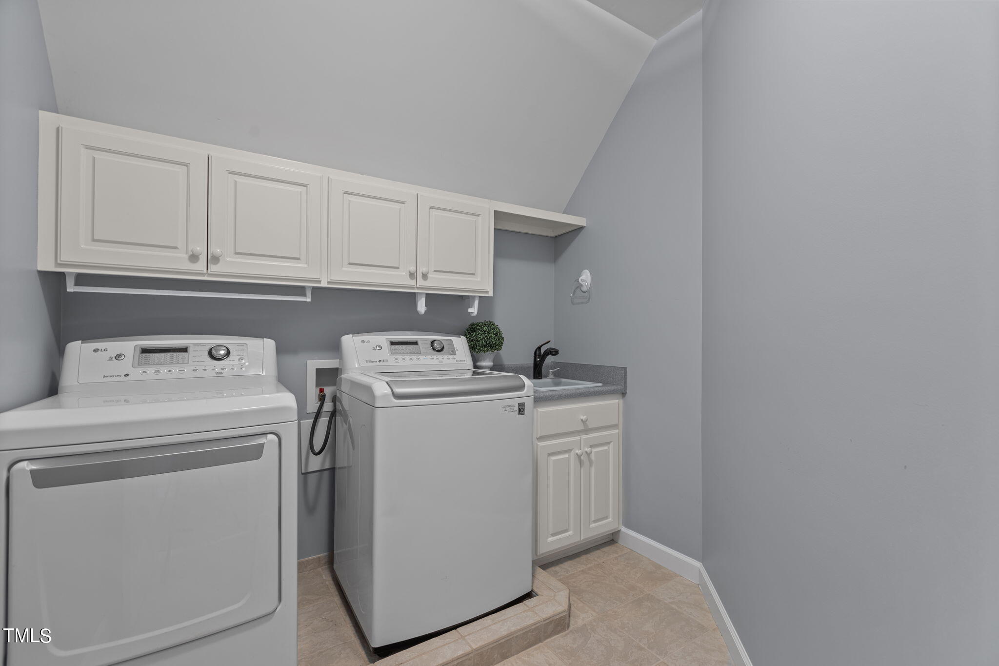 2101 Whirlabout Way Raleigh, NC 27613 - Photo 61 of 84 63-web-or-mls-IMGL0385
