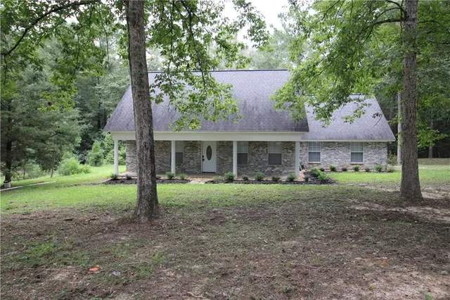 $324,500 | 596 Grays Creek Road, Dry Prong, LA 71423