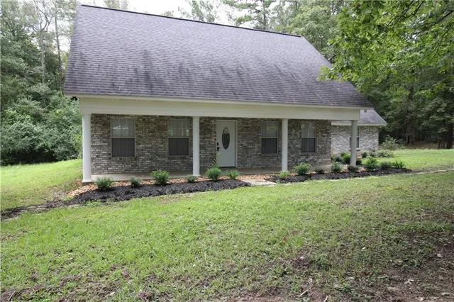$324,500 | 596 Grays Creek Road, Dry Prong, LA 71423