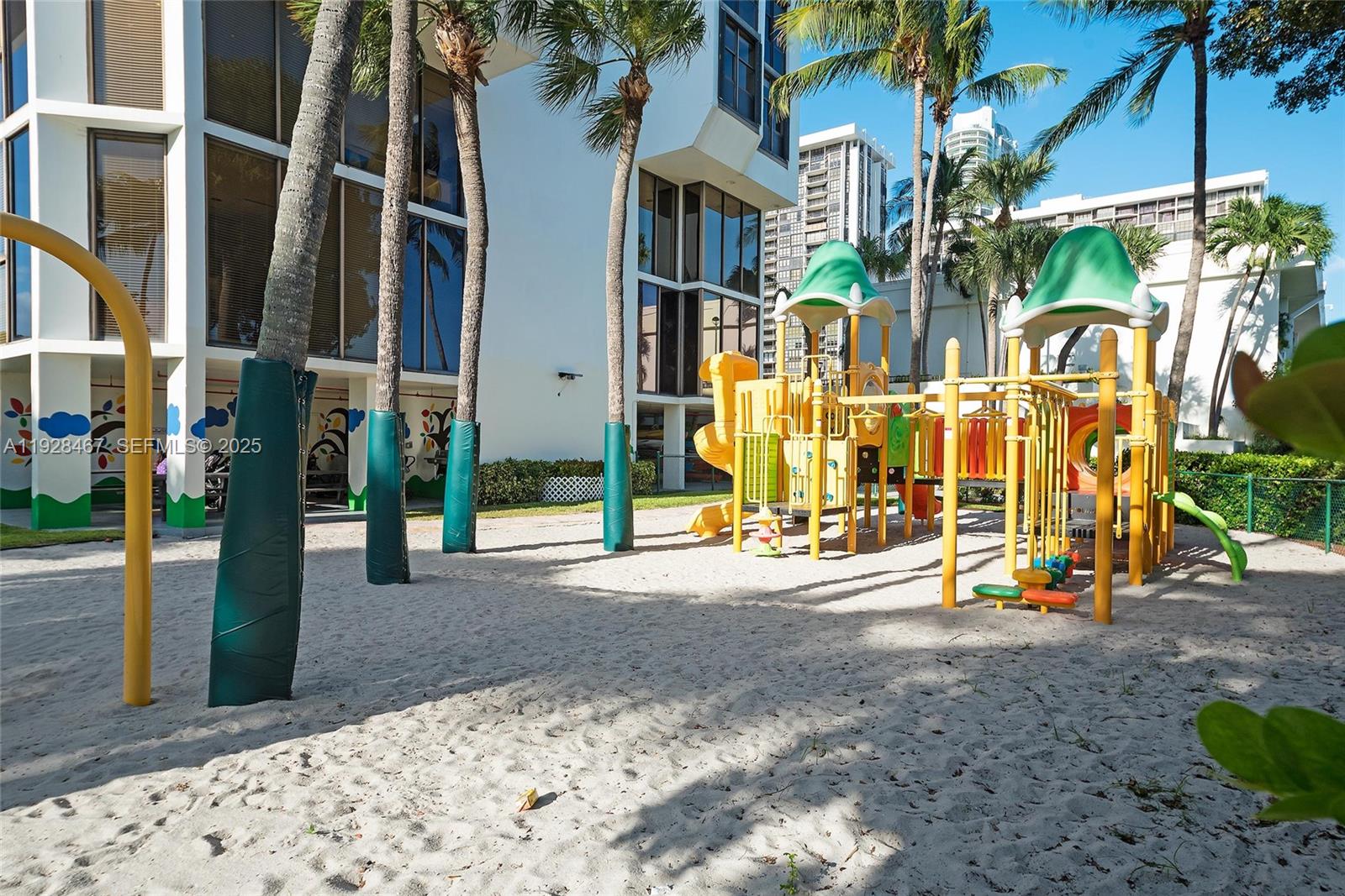 1901 Brickell Avenue, Unit B905 Miami, FL 33129 - Photo 17 of 27 Children playground